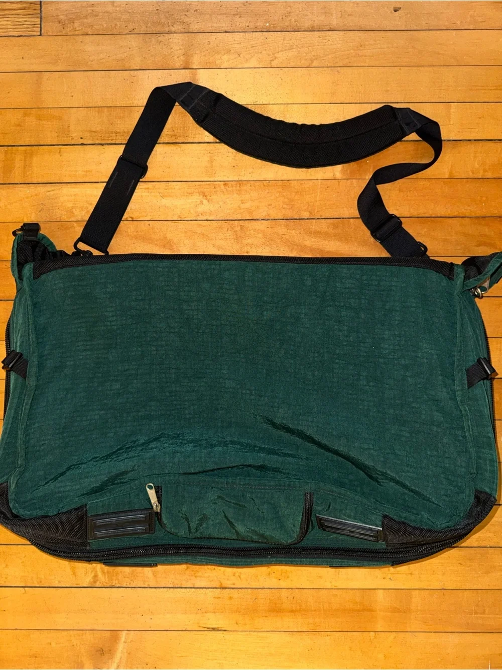 L.L. Bean Green Travel Garment Bag Carry On Suit Bag with Shoulder Strap
